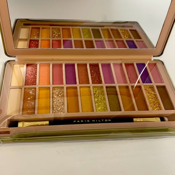 Paris Hilton dream girl eyeshadow palette - Picture 1 of 6